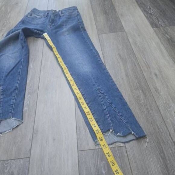 Frame Denim zig zag hem cropped jeans Le Nouveau Straight STYLE: GENESIS - Picture 5 of 10